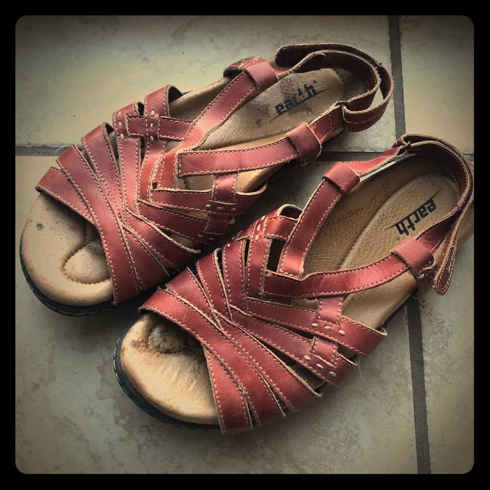 Earth shoe sandals